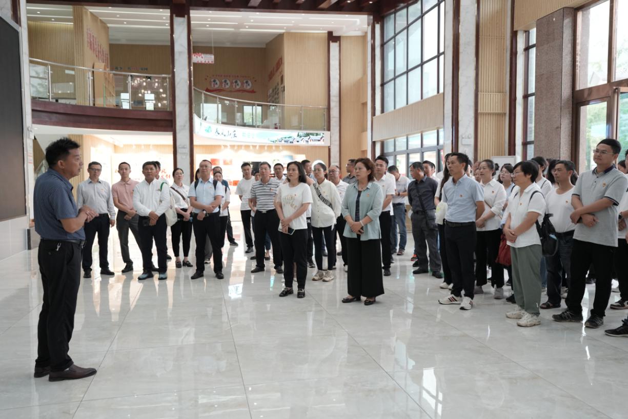 图片2.jpg 图片2.jpg